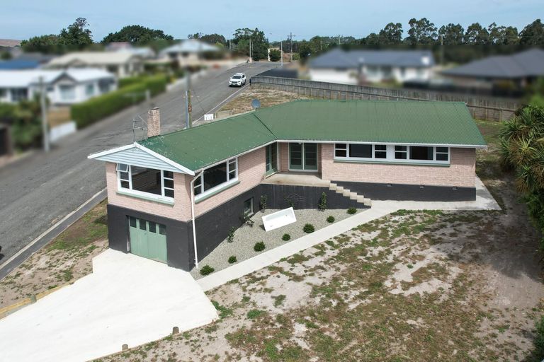 Photo of property in 6 Oban Street, Holmes Hill, Oamaru, 9401