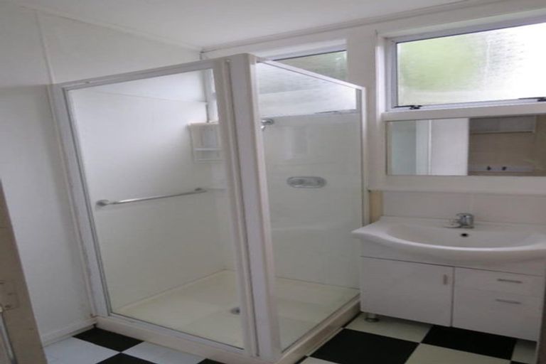 Photo of property in 19 Cook Street, Marfell, New Plymouth, 4310