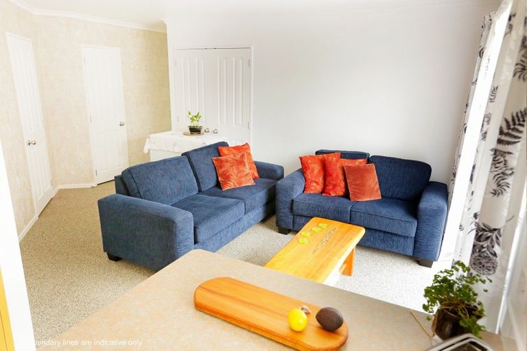 Photo of property in 9 Swanson Oaks, Swanson, Auckland, 0612