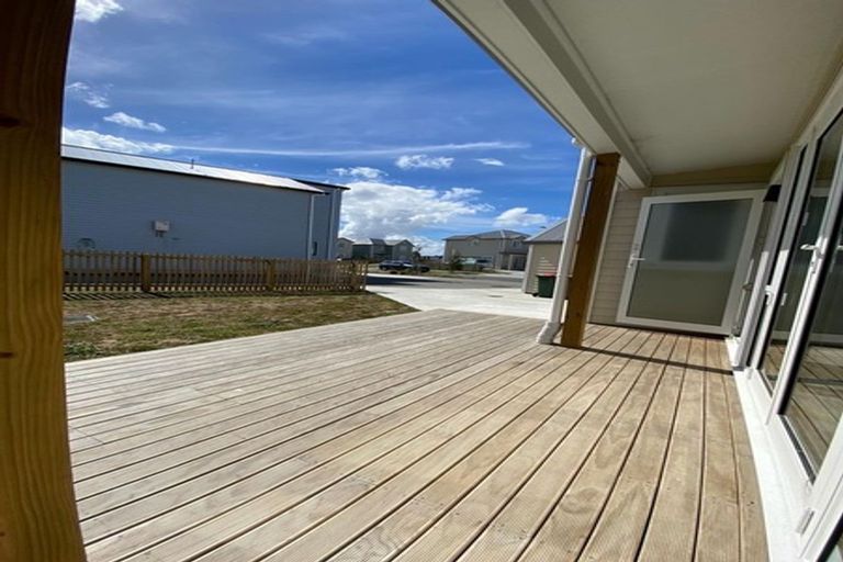 Photo of property in 26 Warbler Crescent, Papakura, 2110