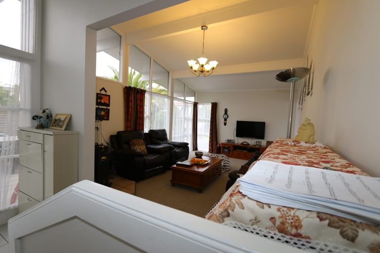 Photo of property in 6 Vanbrugh Place, Bucklands Beach, Auckland, 2014
