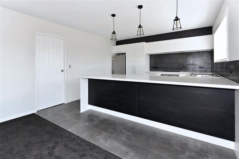 Photo of property in 4/2 Dyers Pass Road, Cashmere, Christchurch, 8022