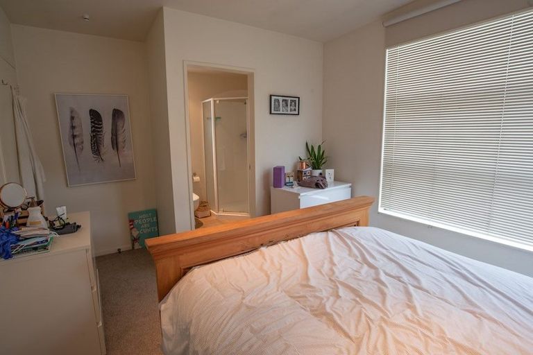 Photo of property in 4 Tiketike Way, Brooklyn, Wellington, 6021