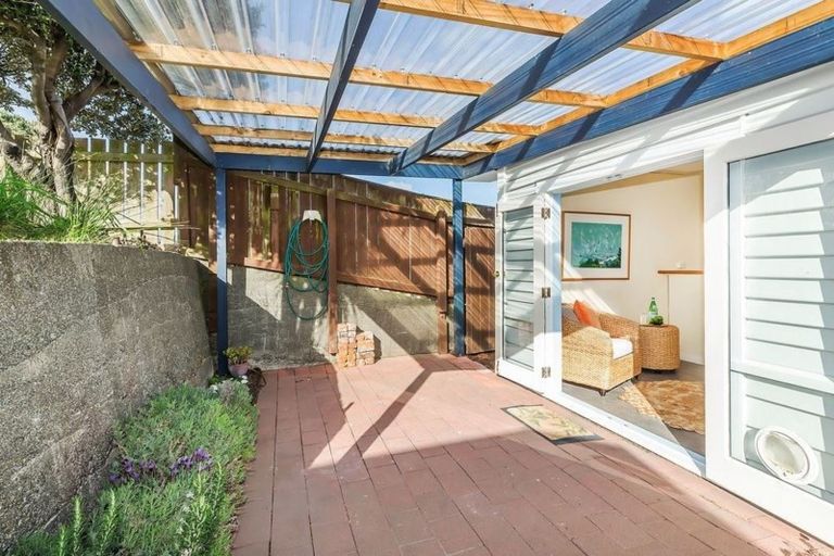 Photo of property in 17 Lonsdale Crescent, Rongotai, Wellington, 6022