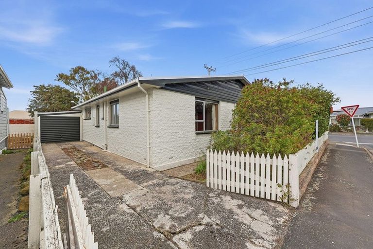 Photo of property in 160 Macandrew Road, South Dunedin, Dunedin, 9012