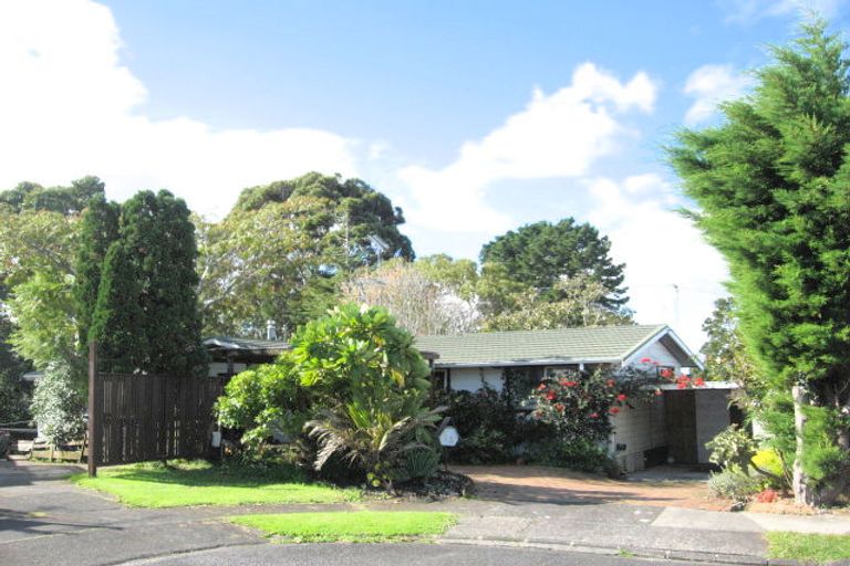 Photo of property in 13 Wanaka Place, Pakuranga Heights, Auckland, 2010