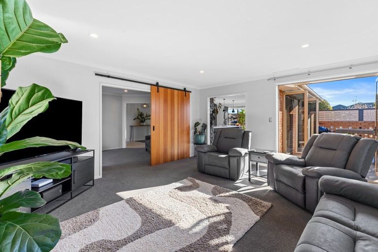 Photo of property in 1 Roxbury Place, Papamoa Beach, Papamoa, 3118