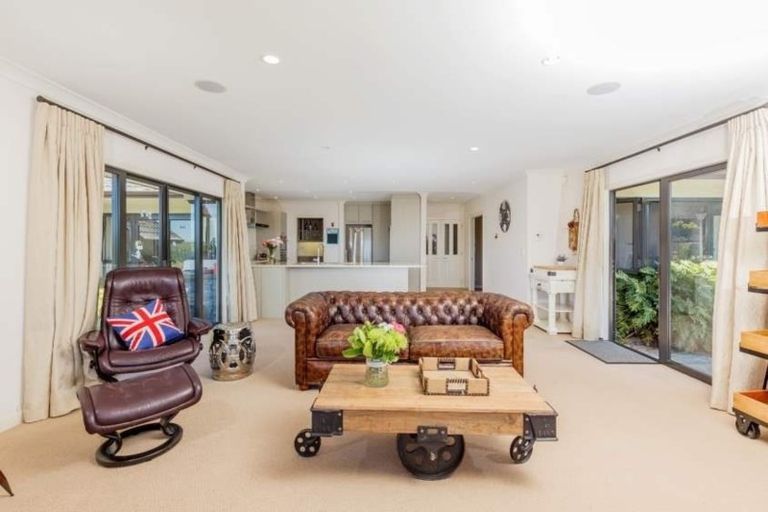 Photo of property in 78 Okura River Road, Okura, Albany, 0792