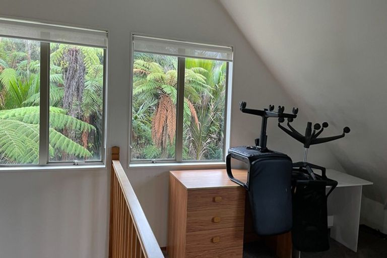 Photo of property in 36 Rimu Road, Oratia, Auckland, 0604