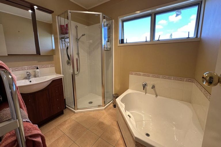 Photo of property in 35 Monument Road, Clevedon, Papakura, 2582