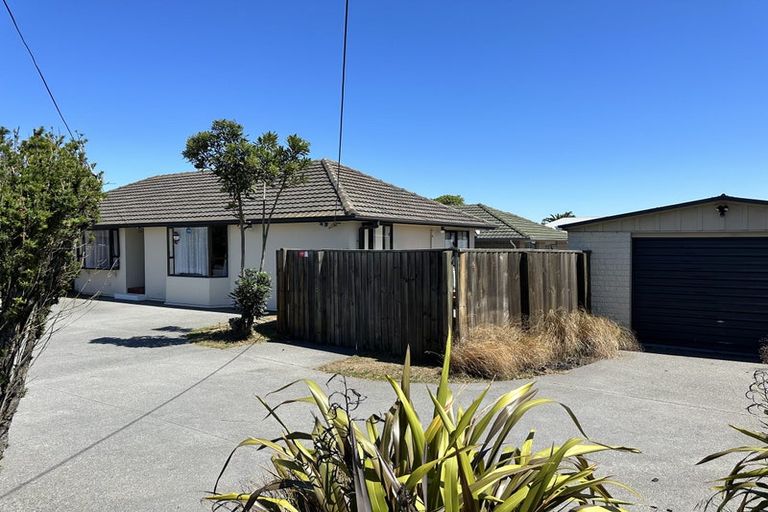 Photo of property in 195 Burwood Road, Burwood, Christchurch, 8083