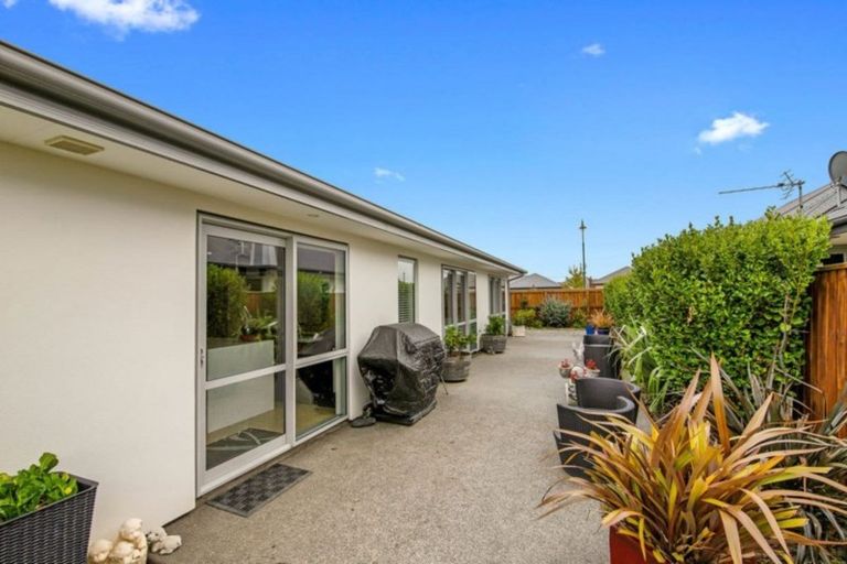 Photo of property in 4 Huntingdon Drive, Rangiora, 7400