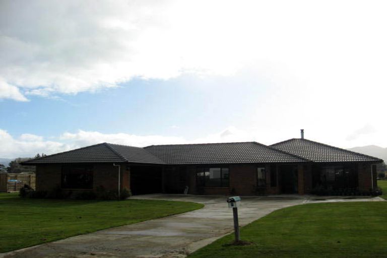 Photo of property in 7 Kenwyn Drive, Carterton, 5713