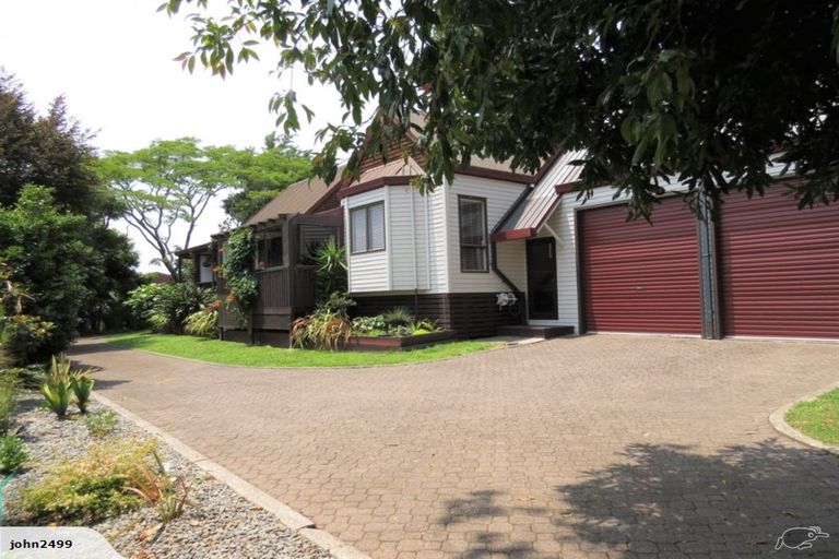 Photo of property in 8 Langstone Street, Welcome Bay, Tauranga, 3112