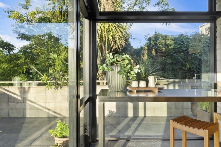 Photo of property in 30b Thackeray Street, Hamilton Lake, Hamilton, 3204