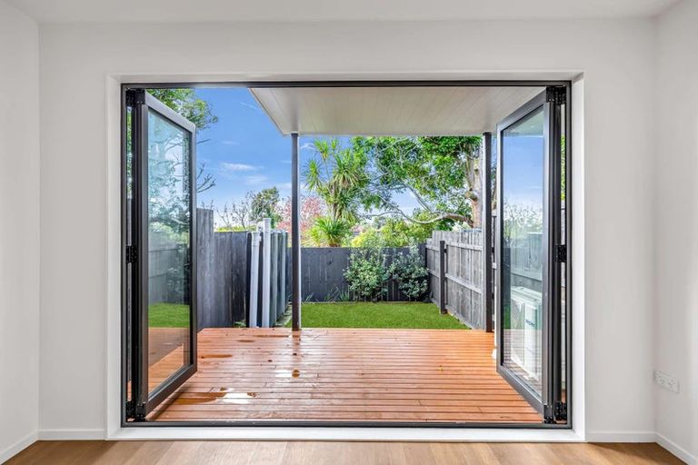 Photo of property in 3/32 Brandon Road, Glen Eden, Auckland, 0602