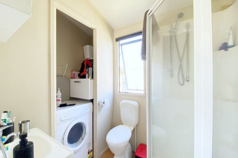 Photo of property in 9 Kiekie Road, Mangere Bridge, Auckland, 2022