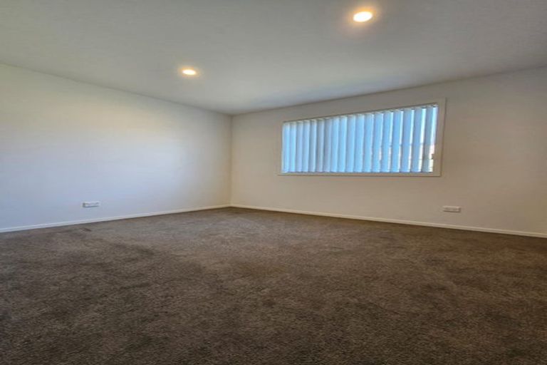 Photo of property in 20 Castlepoint Avenue, Takanini, 2110