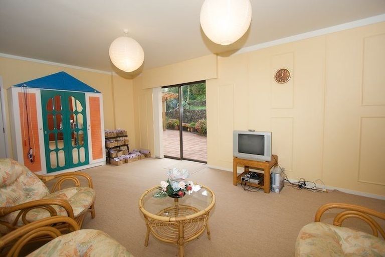 Photo of property in 65 Chelsea View Drive, Chatswood, Auckland, 0626