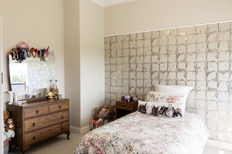 Photo of property in 75 Eglinton Road, Mornington, Dunedin, 9011