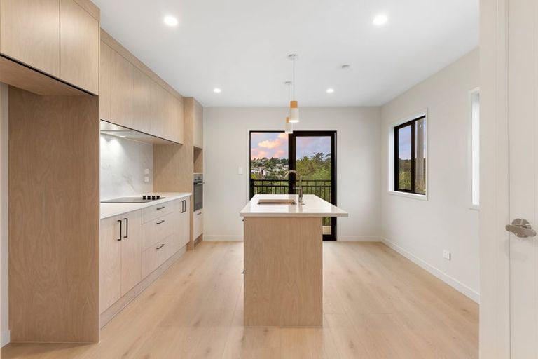 Photo of property in 27 Awhi Lane, Massey, 0614