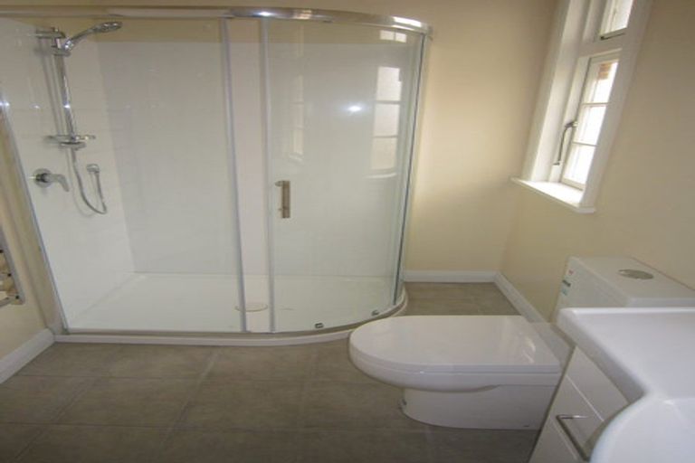 Photo of property in 150 The Ridgeway, Mornington, Wellington, 6021