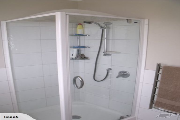 Photo of property in 102 Arahura Crescent, Waitangirua, Porirua, 5024