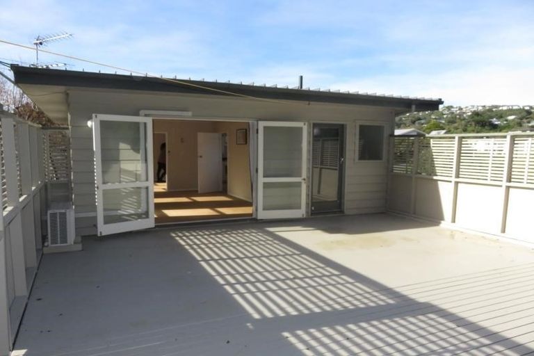 Photo of property in 15 Goddard Grove, Churton Park, Wellington, 6037