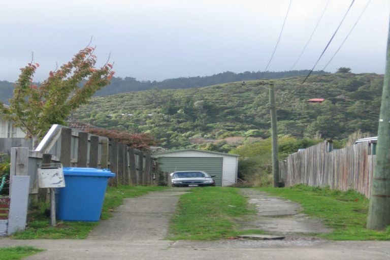 Photo of property in 325 George Street, Stokes Valley, Lower Hutt, 5019