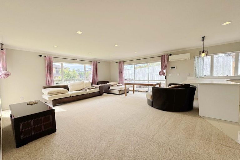 Photo of property in 29 Vino Cina Heights, Ranui, Auckland, 0612