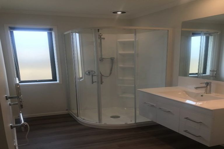 Photo of property in 11 Navy Lane, Papamoa, 3118