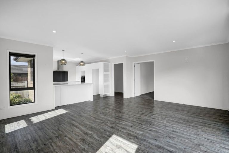 Photo of property in 16 Keene Drive, Bell Block, New Plymouth, 4312