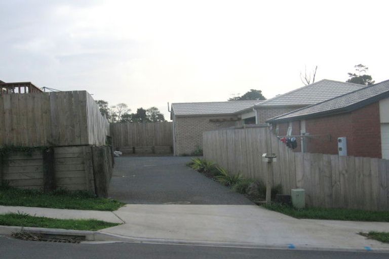 Photo of property in 60 Woodbank Drive, Glen Eden, Auckland, 0602