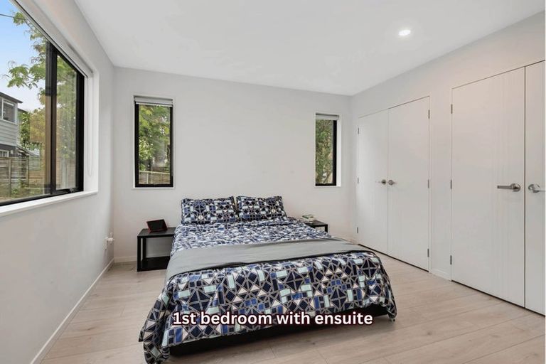 Photo of property in 57d Hogans Road, Glenfield, Auckland, 0629