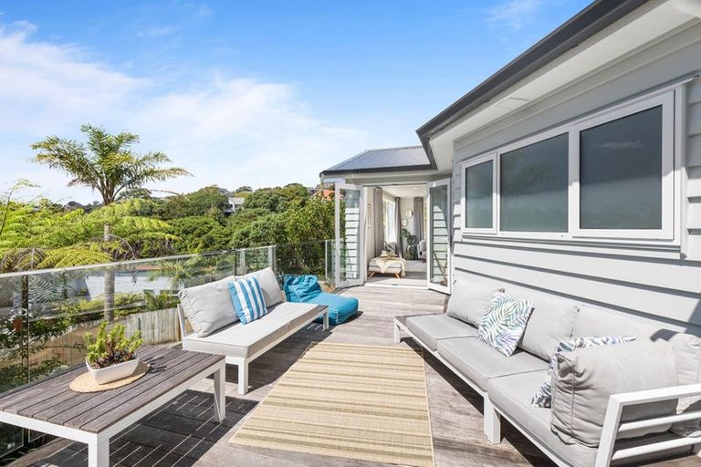 Photo of property in 5 Whale Cove, Stanmore Bay, Whangaparaoa, 0932