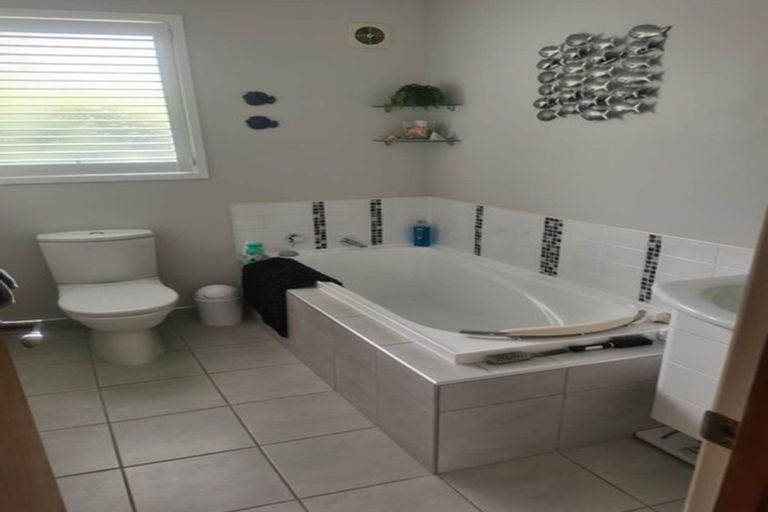 Photo of property in 36 Sequoia Place, Sunnynook, Auckland, 0620