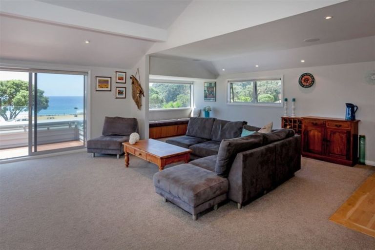 Photo of property in 115 Oratia Place, Onemana, Whangamata, 3691