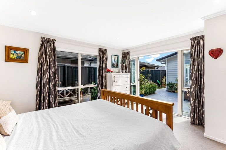 Photo of property in 21 Somerby Mews, Silverstream, Upper Hutt, 5019