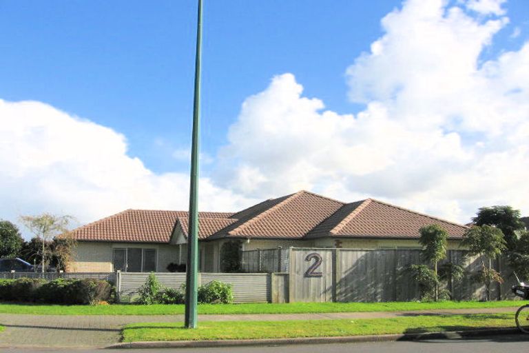 Photo of property in 2 Eaglemont Drive, East Tamaki Heights, Auckland, 2016
