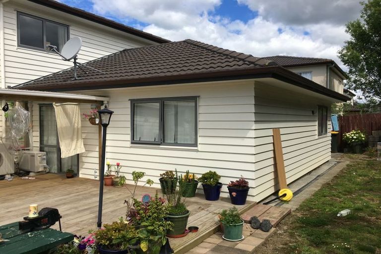 Photo of property in 15 Ballyward Close, East Tamaki, Auckland, 2013