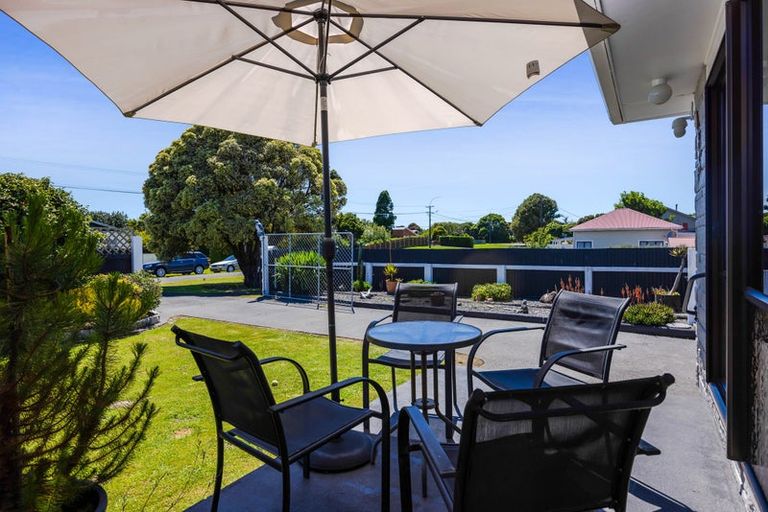Photo of property in 74 Riemenschneider Street, Manaia, 4612