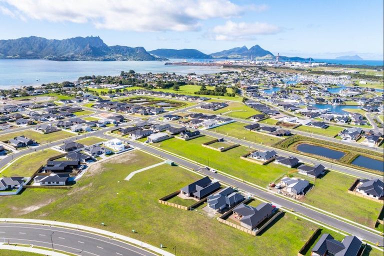 Photo of property in 28 Taurangawaka Road, One Tree Point, 0118