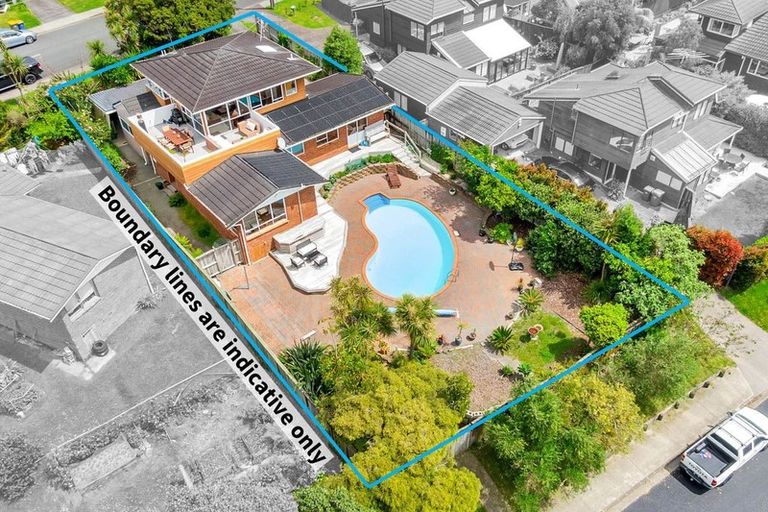 Photo of property in 23 Knights Road, Rothesay Bay, Auckland, 0630