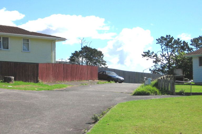 Photo of property in 9 Holmes Drive, West Harbour, Auckland, 0618