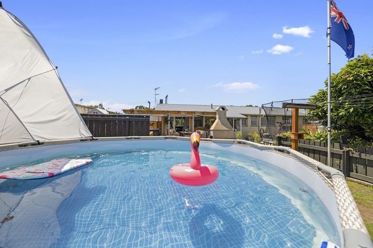 Photo of property in 31 Hutchins Street, Waitara, 4320