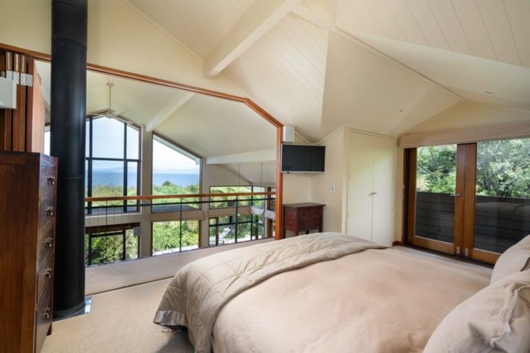 Photo of property in 10a Whakamoenga Point, Acacia Bay, Taupo, 3385