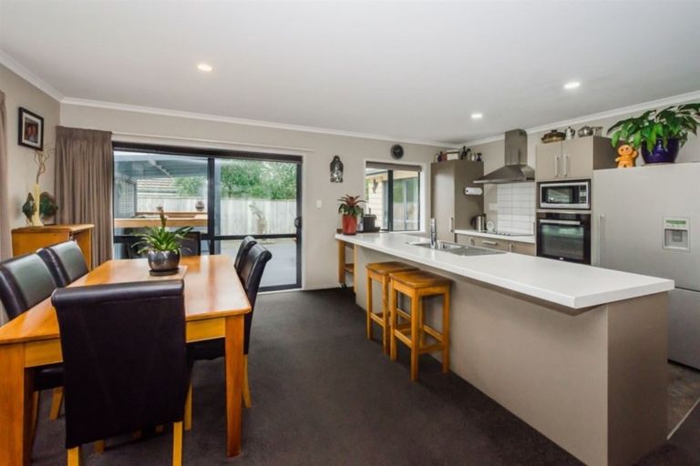Photo of property in 126b Matatua Road, Raumati Beach, Paraparaumu, 5032