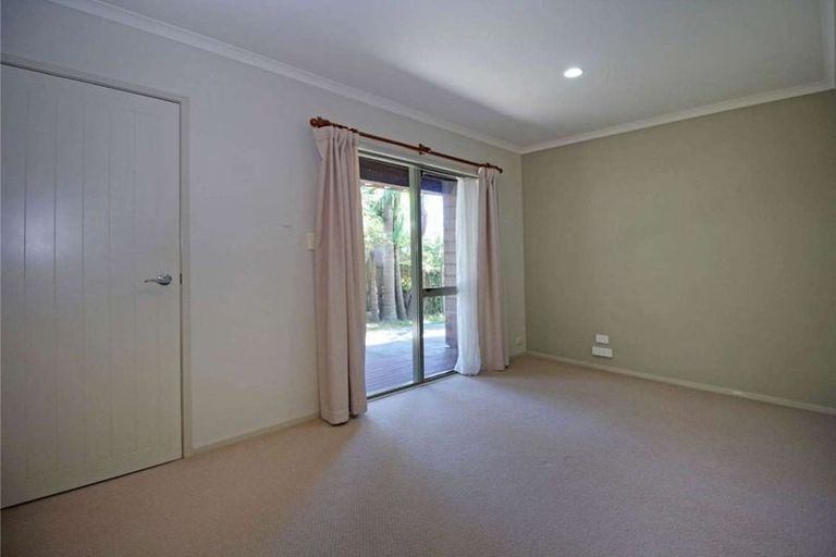 Photo of property in 75a Bradbury Road, Botany Downs, Auckland, 2010