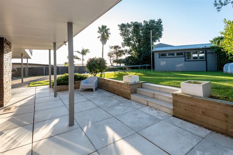 Photo of property in 12 Bucklands Beach Road, Bucklands Beach, Auckland, 2012