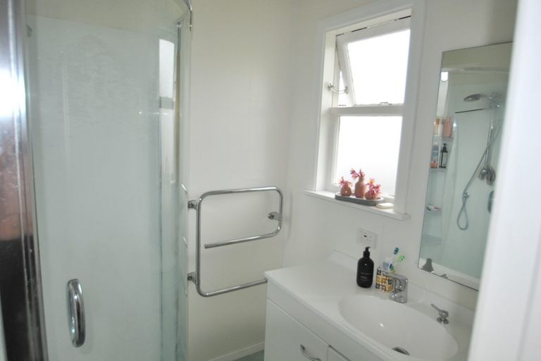 Photo of property in 5 Ruru Crescent, Heretaunga, Upper Hutt, 5018